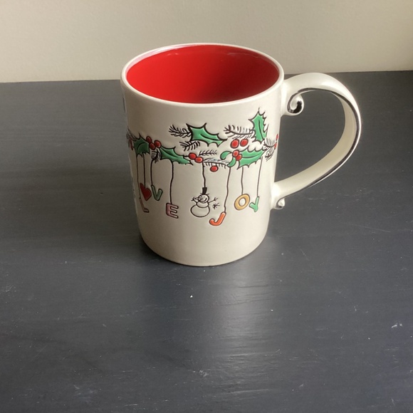 DESIGNZ SPECTRUM HOLIDAY EMBOSSED CHRISTMAS MUG “ JOY, LOVE” NWT - Picture 2 of 5